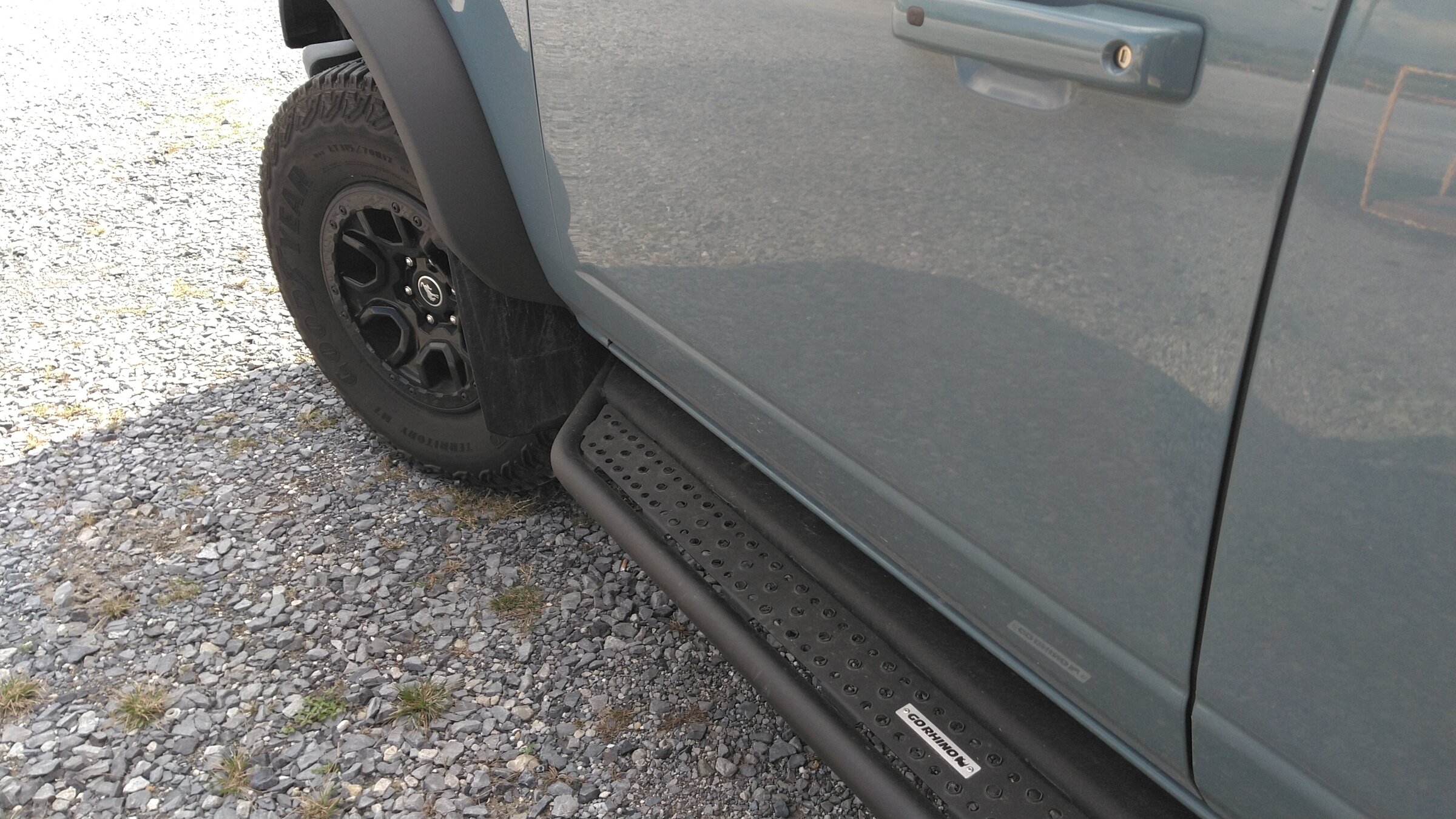 Ford Bronco GoRhino D6 Steps and Mudflaps, Anyone done it? KIMG0272.JPG