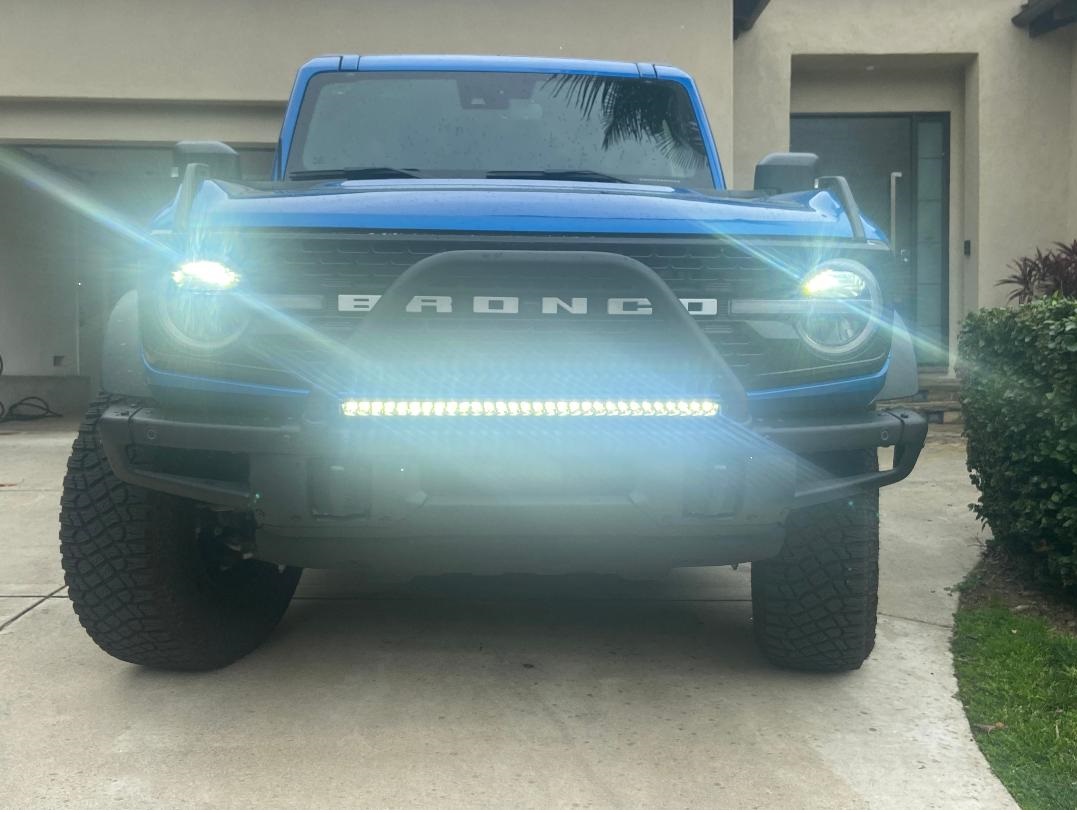 Ford Bronco Trying to find lights - what bumper is this? lightbar