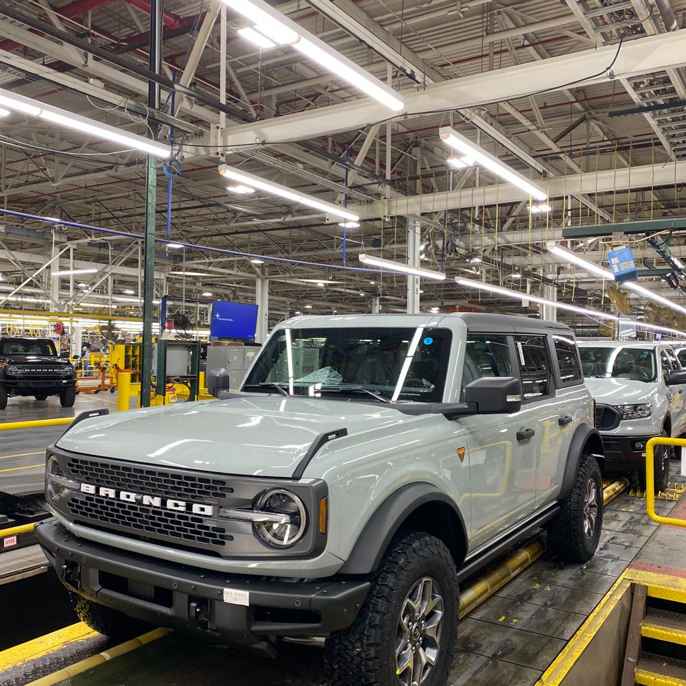 Ford Bronco Never got your assembly line photo?  Maybe someone has a match! My 2022 Broncorolling off the asimbly line in 