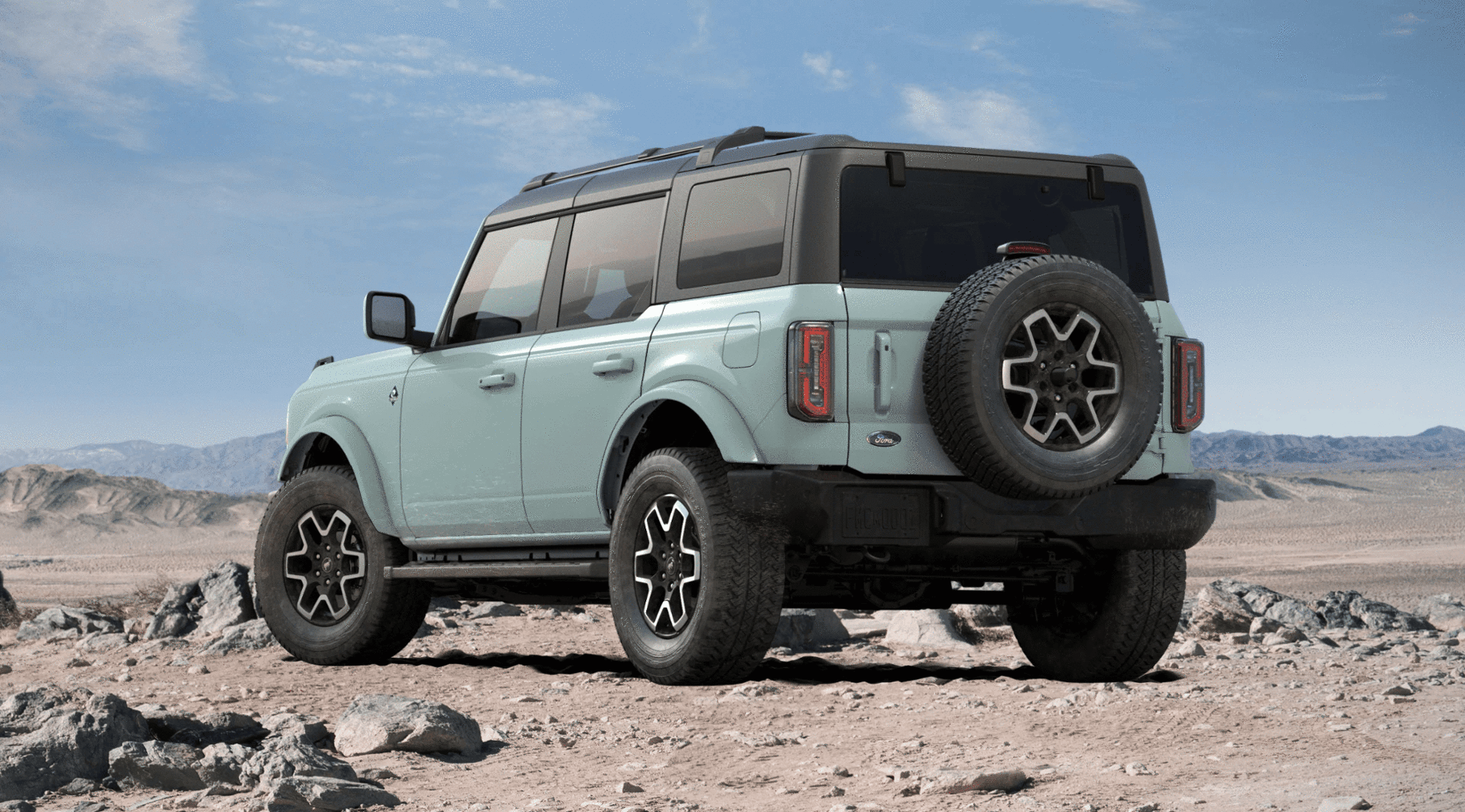 Ford Bronco Rendering: 2022 Boxwood Green and Cactus Gray OBX with 33s + white tops + shadow black tops Bronco rear facelift
