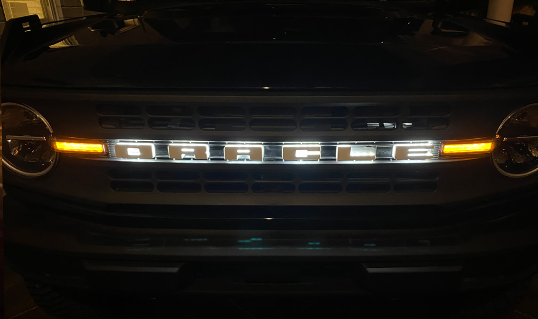 oracle_led_logo_grill_bronco_2021_front.jpeg