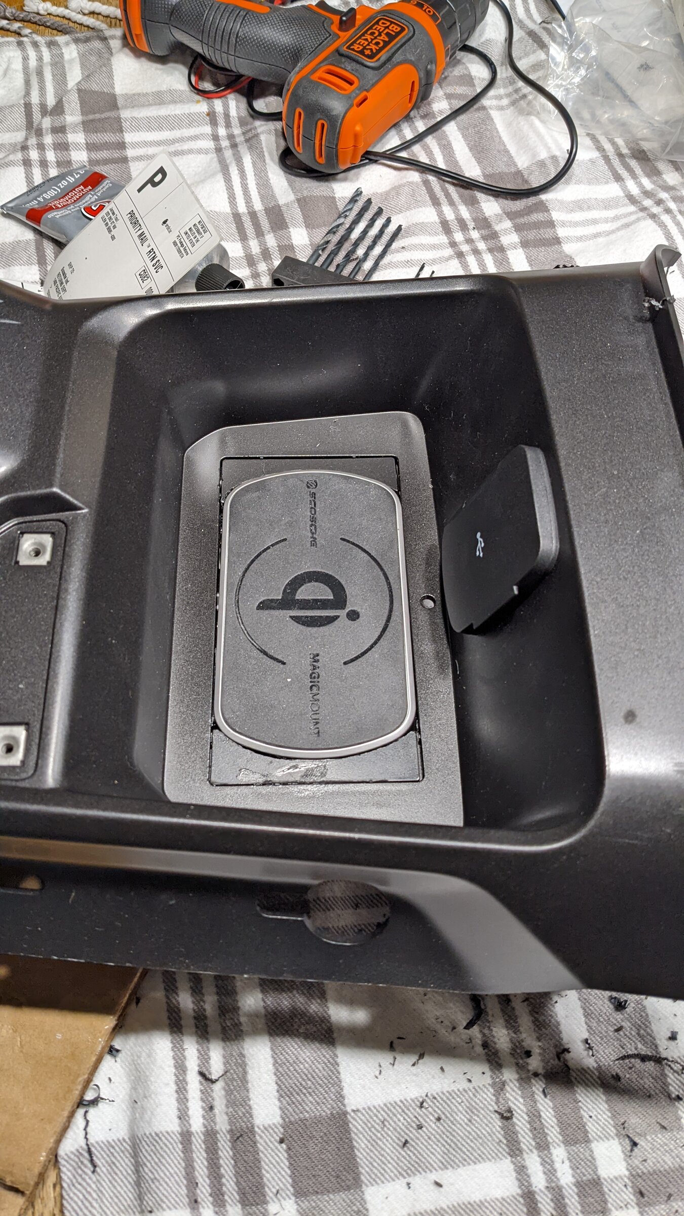 Ford Bronco Cheap B*d charging pad mod PXL_20220218_043951803