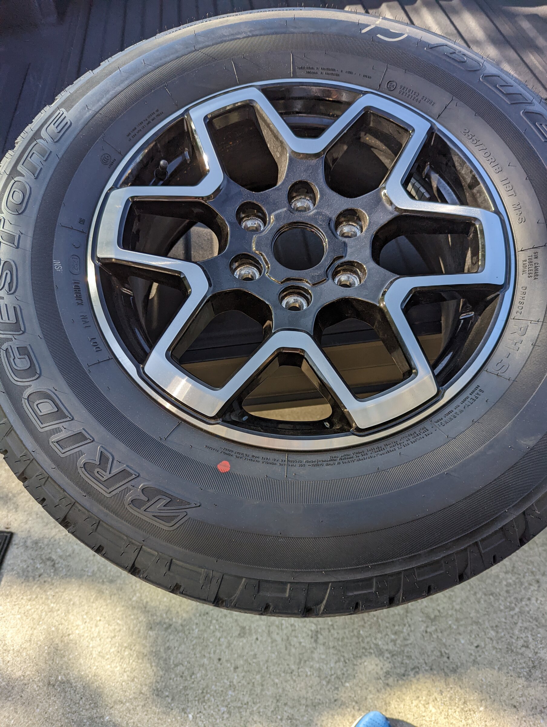 Ford Bronco Outer Banks wheels and tires For Sale Bridgestone Dueler 255/70R18 Tires PXL_20220419_213328192