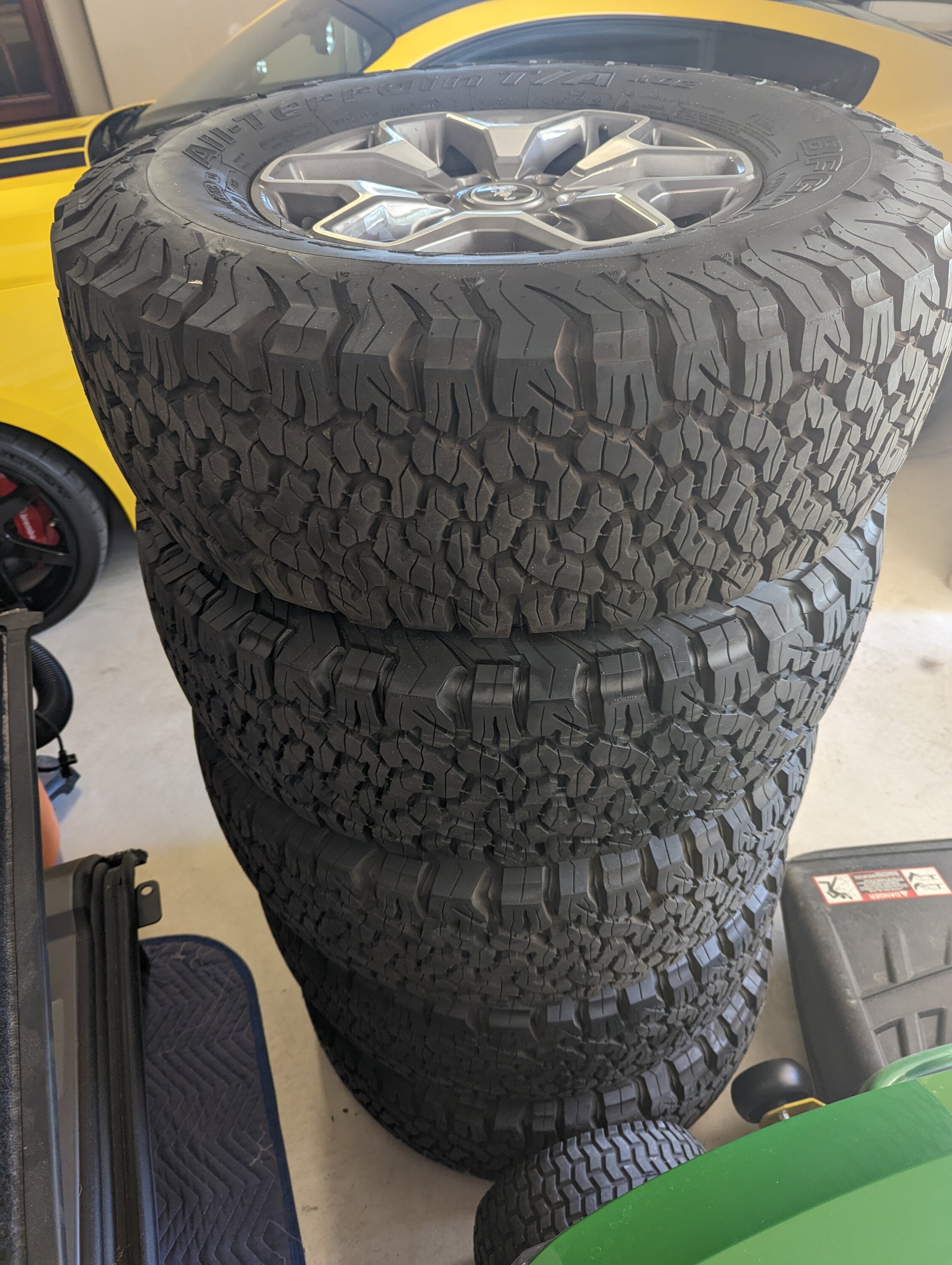 Ford Bronco F/S - Badland wheel and tires - 600 miles PXL_20220603_144933586