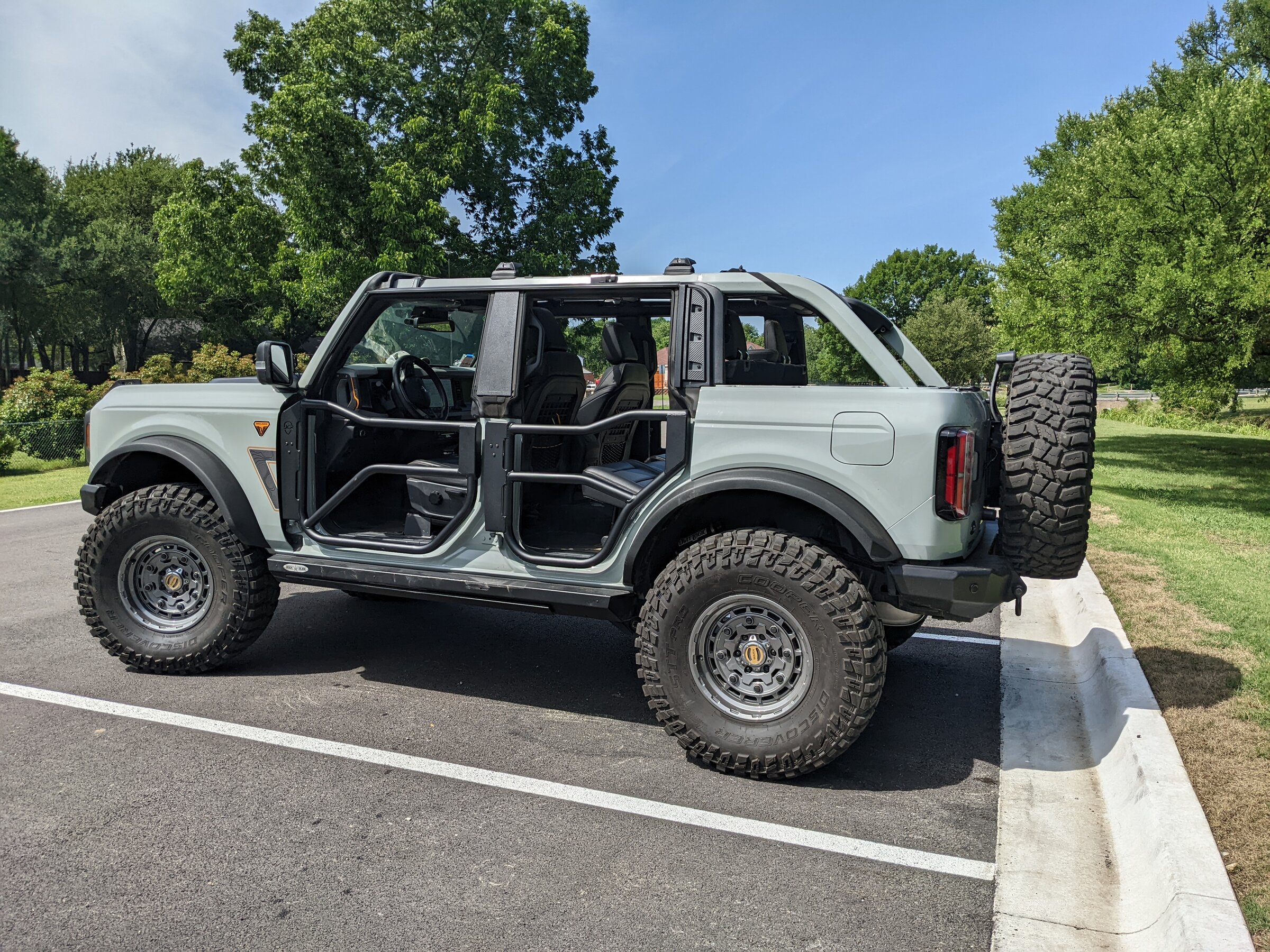 Ford Bronco Bronco Tube Doors are now available! PXL_20220605_155246810.MP