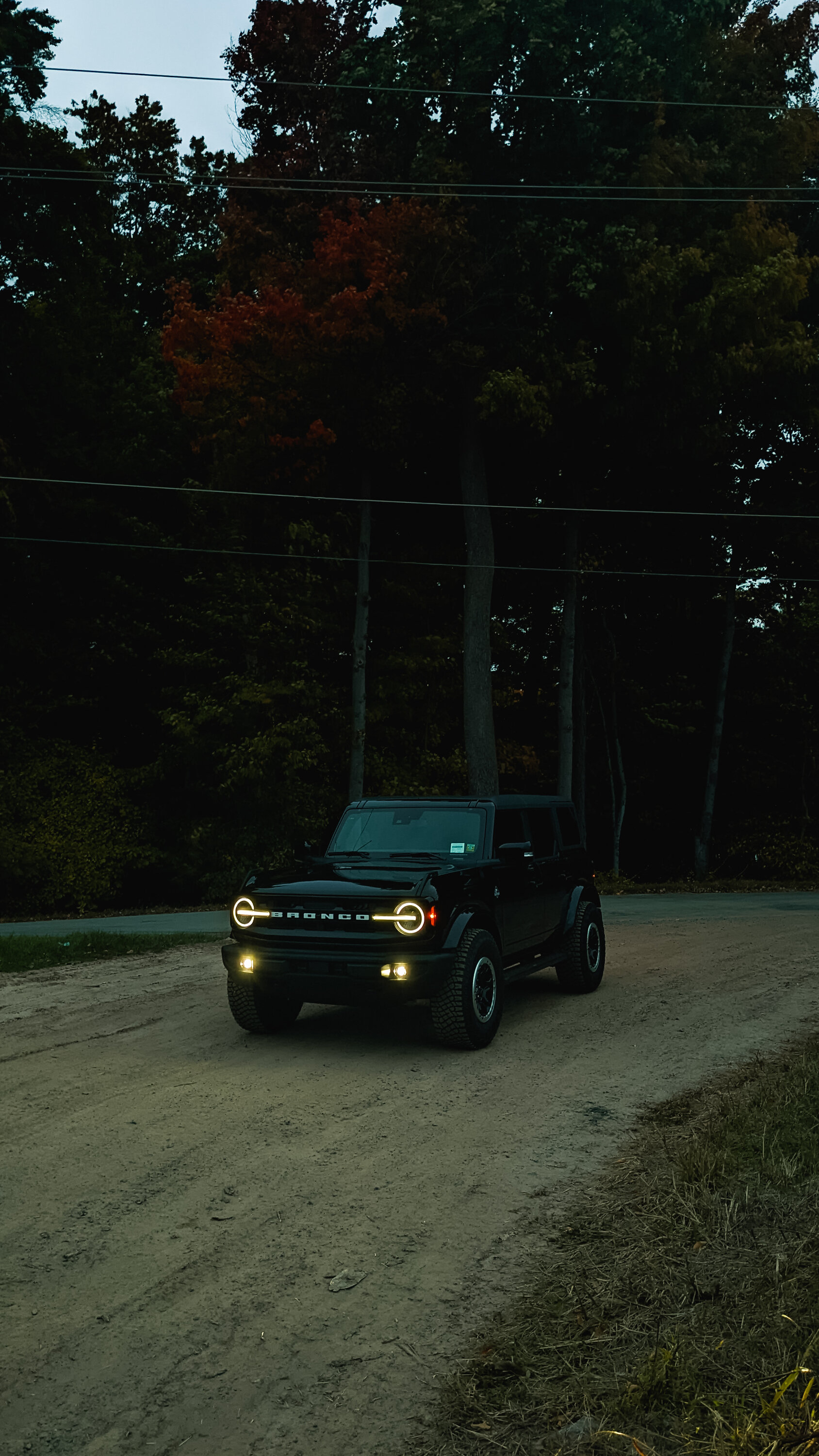Ford Bronco 🍂 Show me your Fall (Autumn) Photos! I’ll start. PXL_20221012_224141991.NIGHT