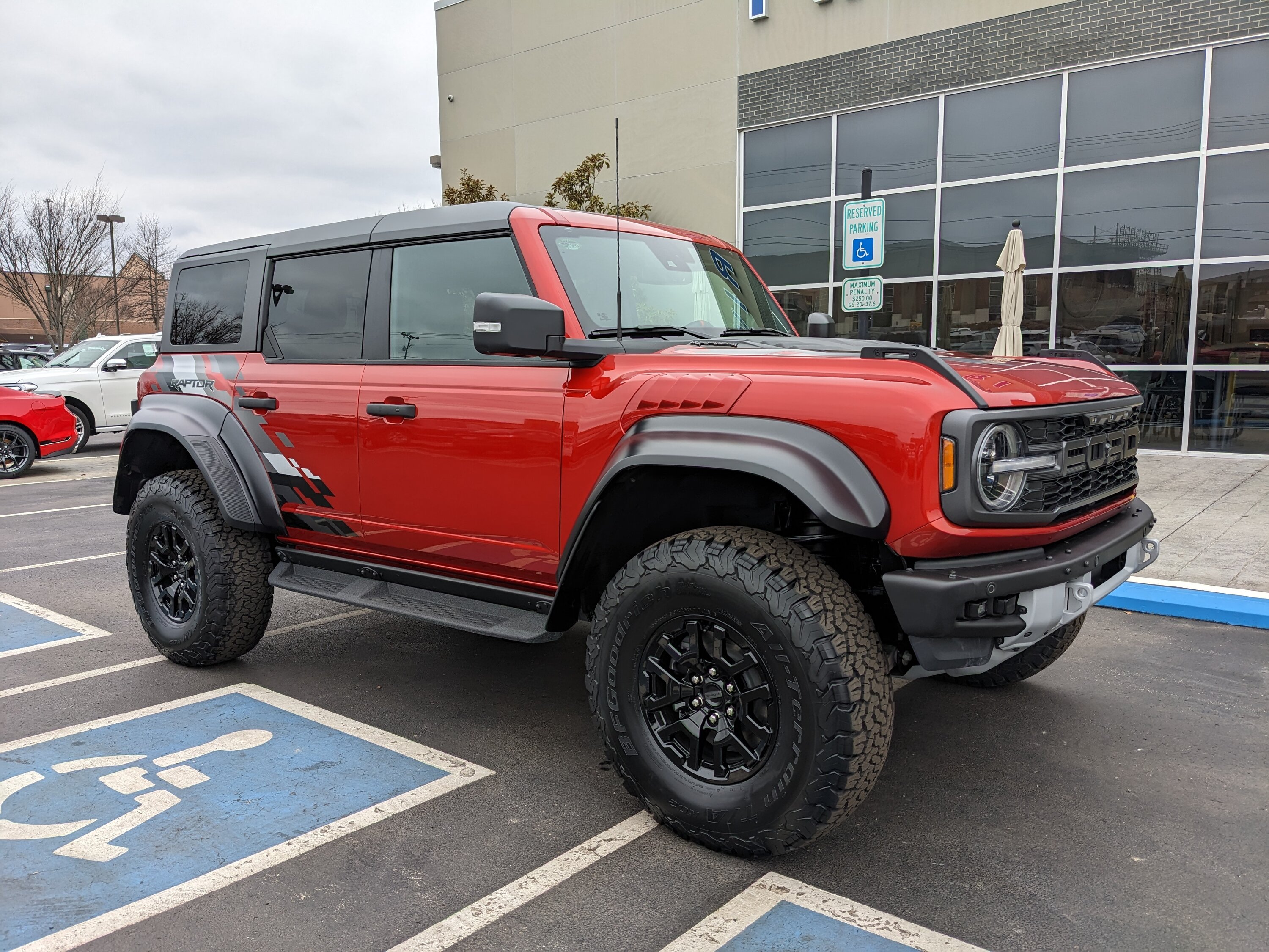 Ford Bronco 2023 Bronco Raptor in Hot Pepper Red PXL_20230114_160350089