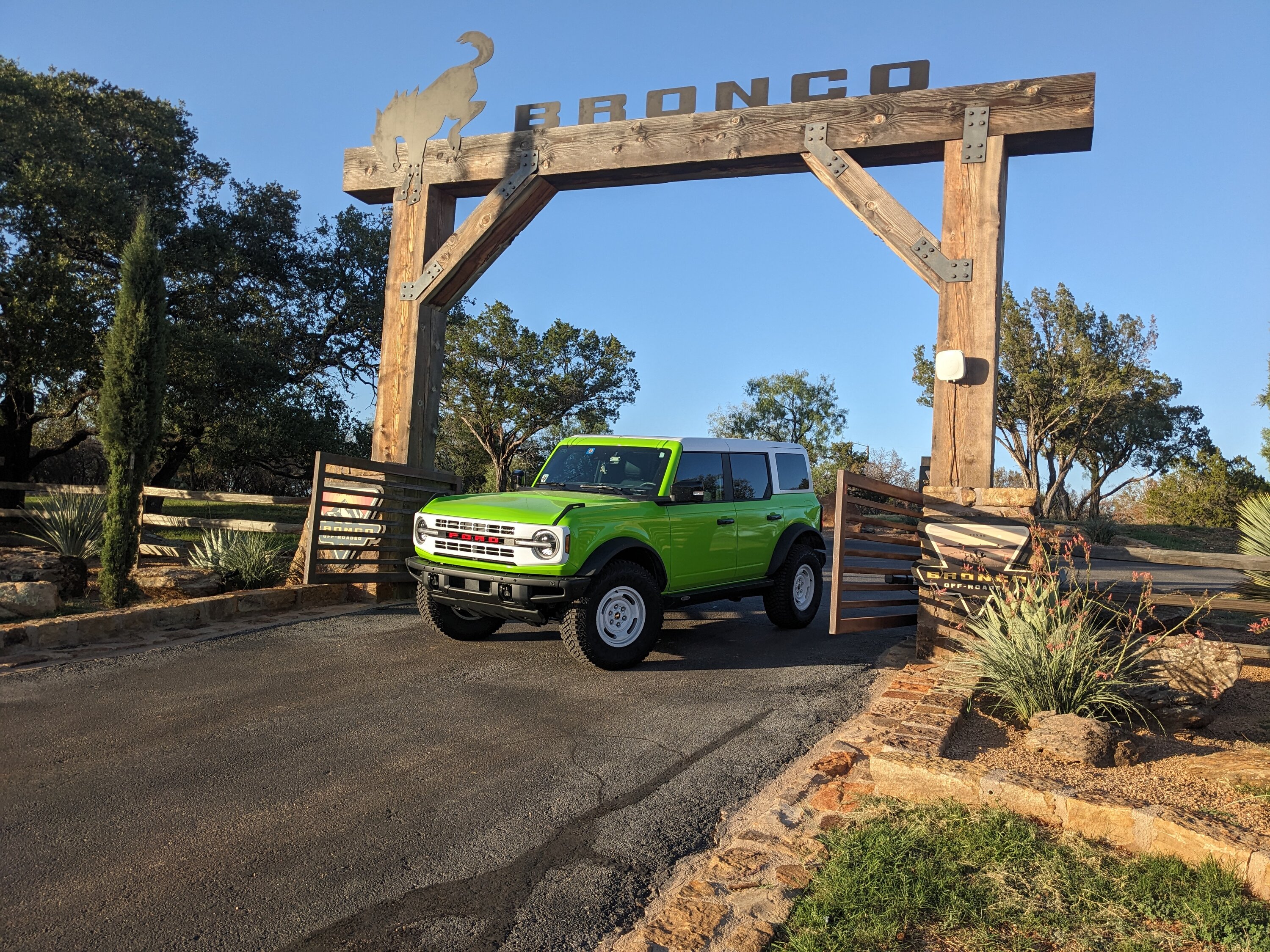 Ford Bronco Show me your Bronco - Graphics / Decals / Wrapped Edition PXL_20231013_231640980