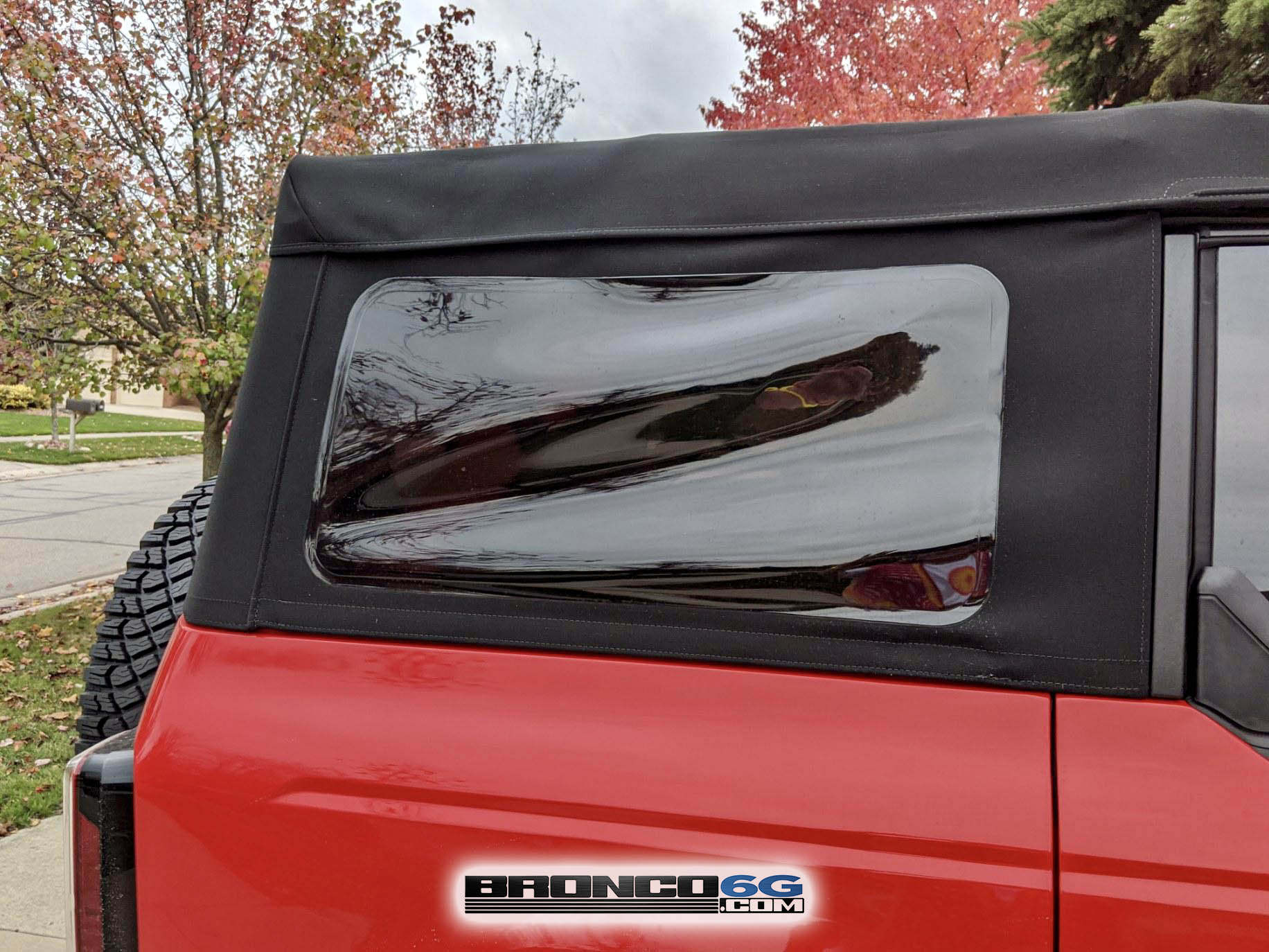 Ford Bronco Possible Bronco Soft Top Rear Opening Feature Pic! + Carbonized Gray Badlands race-red-wildtrak-bronco-4-door-soft-top-14-