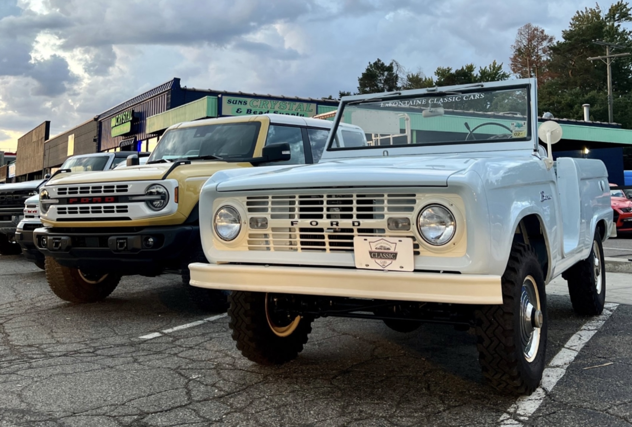 Ford Bronco Heritage Bronco (in Yellowstone Metallic) at Woodward Dream Cruise 1660930249998