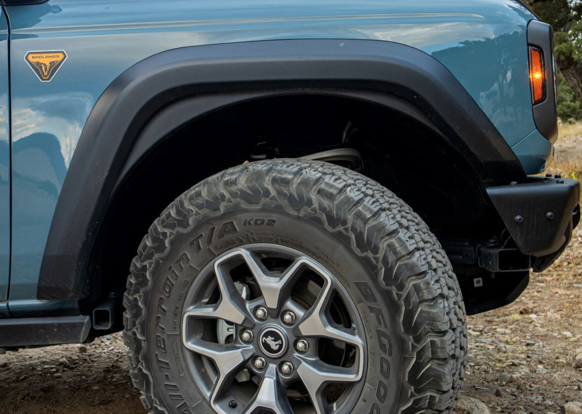 Ford Bronco Love the squared off fenders of the Heritage Edition! Screen Shot 2022-11-21 at 9.39.05 AM