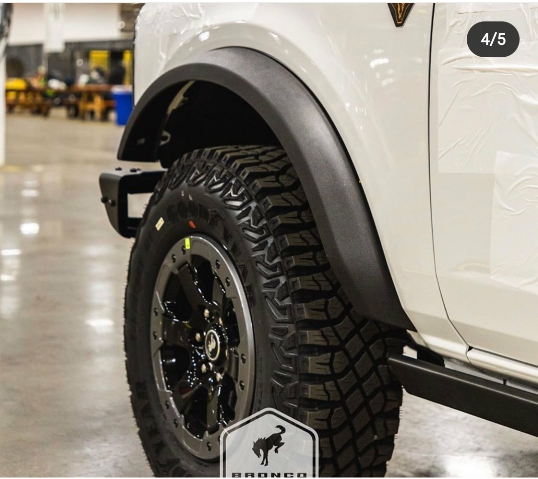 Ford Bronco More Oxford White 4D Preproduction Badlands Screenshot_20201015-155935_Instagram
