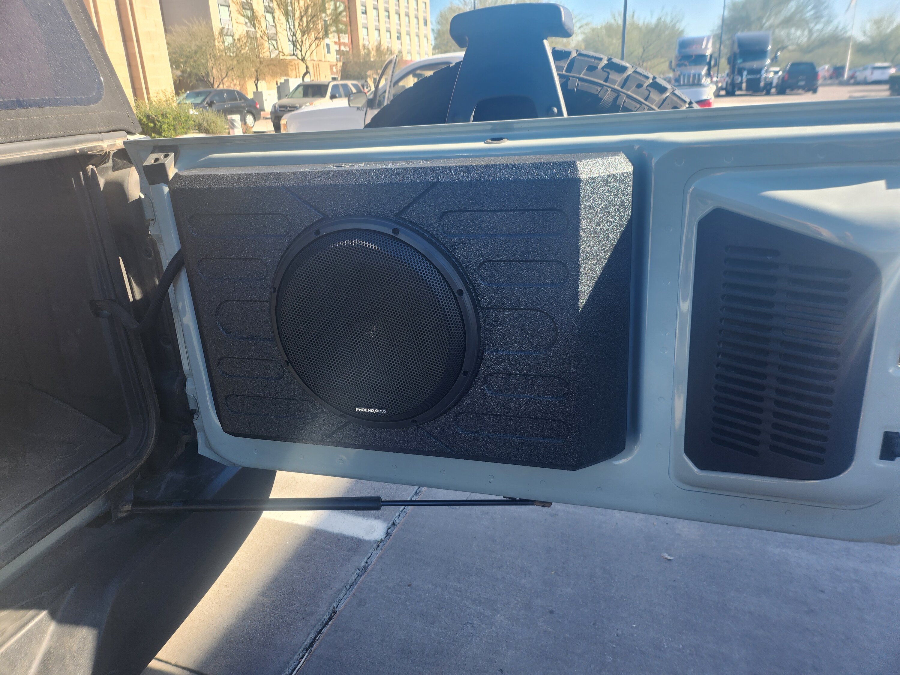 Ford Bronco Complete Stereo Overhaul (Upgrade From Base Stereo)! Stinger Sub