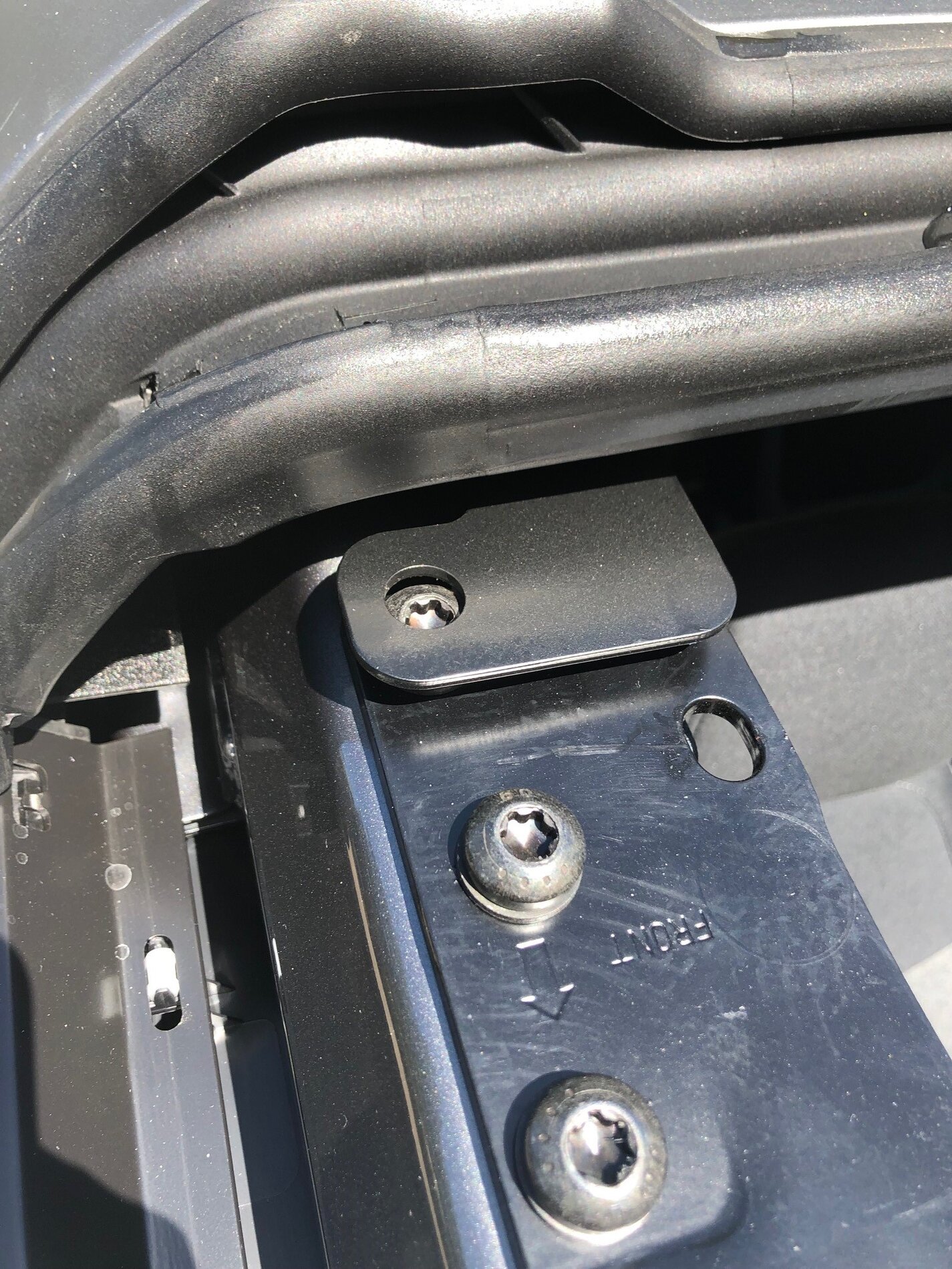 Ford Bronco MIC top installed incorrectly by factory (front bracket mounted on top screw rather than through it) 0C394433-4231-42C9-8240-F5831DC75756