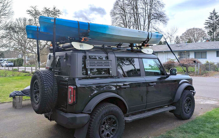 TrailRax 4 Door Roof Rack w/ Kayaks on top