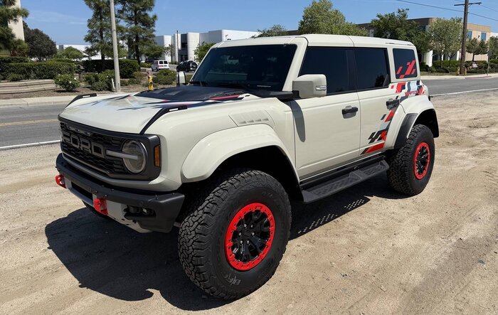 22’ Wildtrak traded for 25’ Raptor