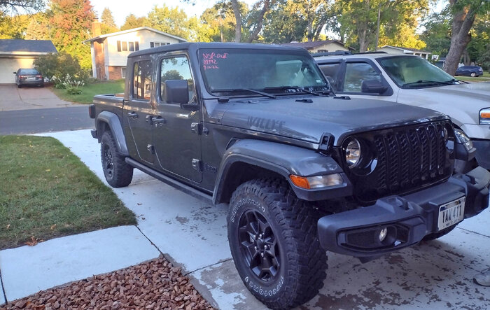 Bronco owner rents Jeep for 1200 mile trip, my comparison.