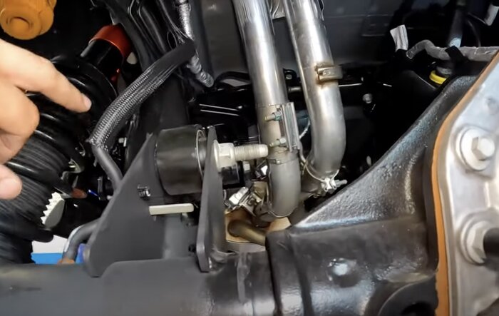 Bronco Raptor Vents and Water Fording vs. Everglades and Jeep