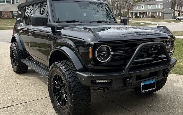 Painted fender flares and grill gloss black