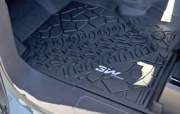 Tried out 3W floor liners mats. Nice