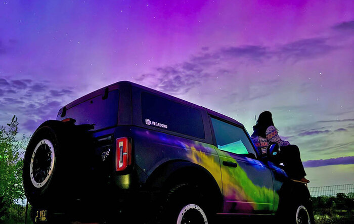 This is what I've been waiting for! 🤯 Northern Lights + My Wrapped Bronco