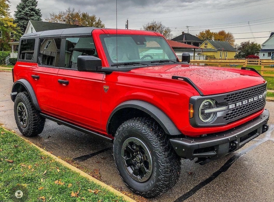 ? 4dr Race Red Badlands on Upgraded 33" Tires ? Bronco6G 2021+ Ford