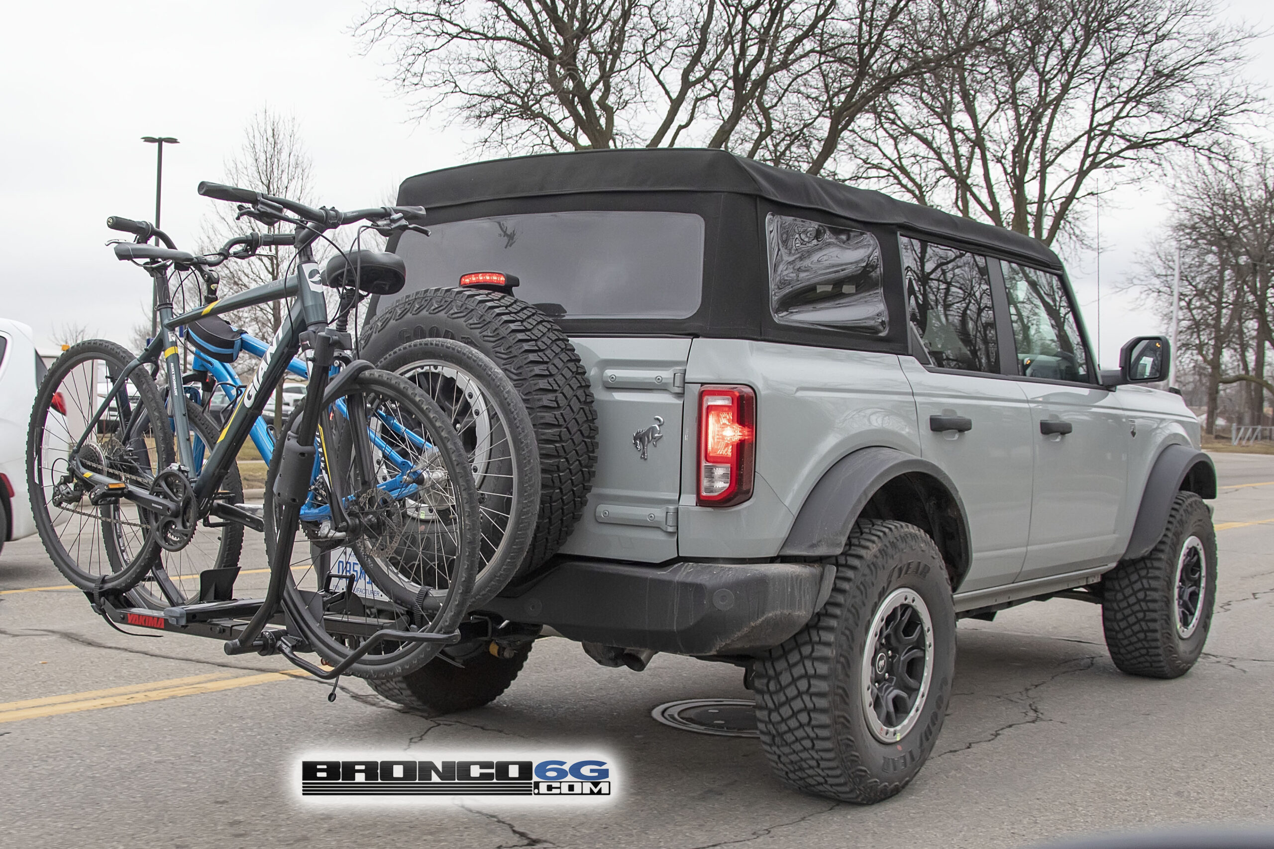 2021 Bronco spotted with hitch bike rack (Yakima) Bronco6G 2021