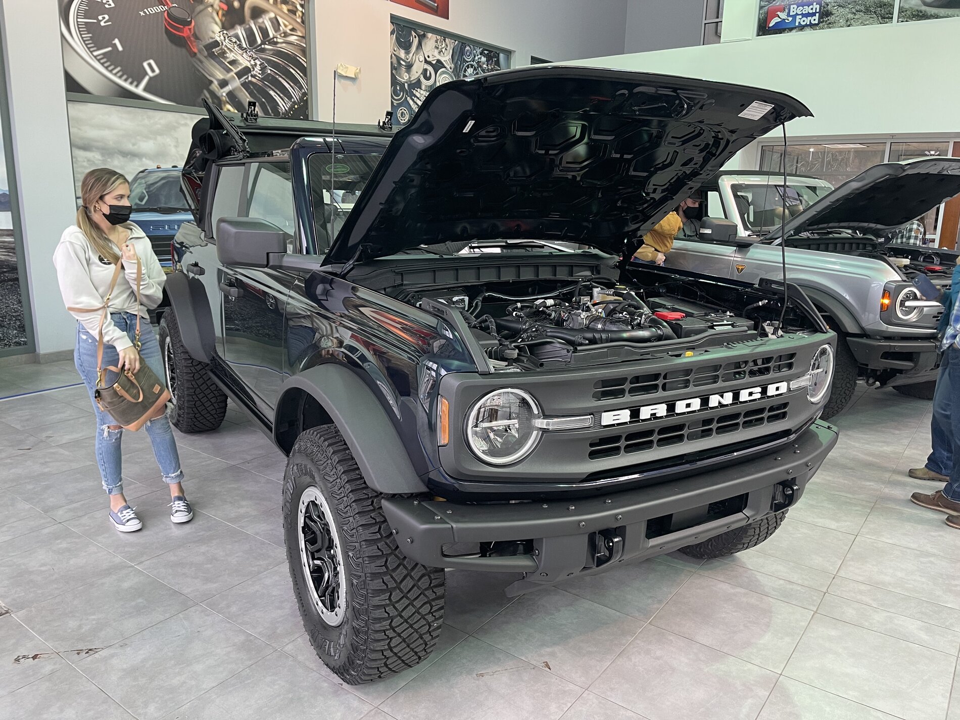 First impressions of Manual Bronco Badlands & Black Diamond Sasquatch