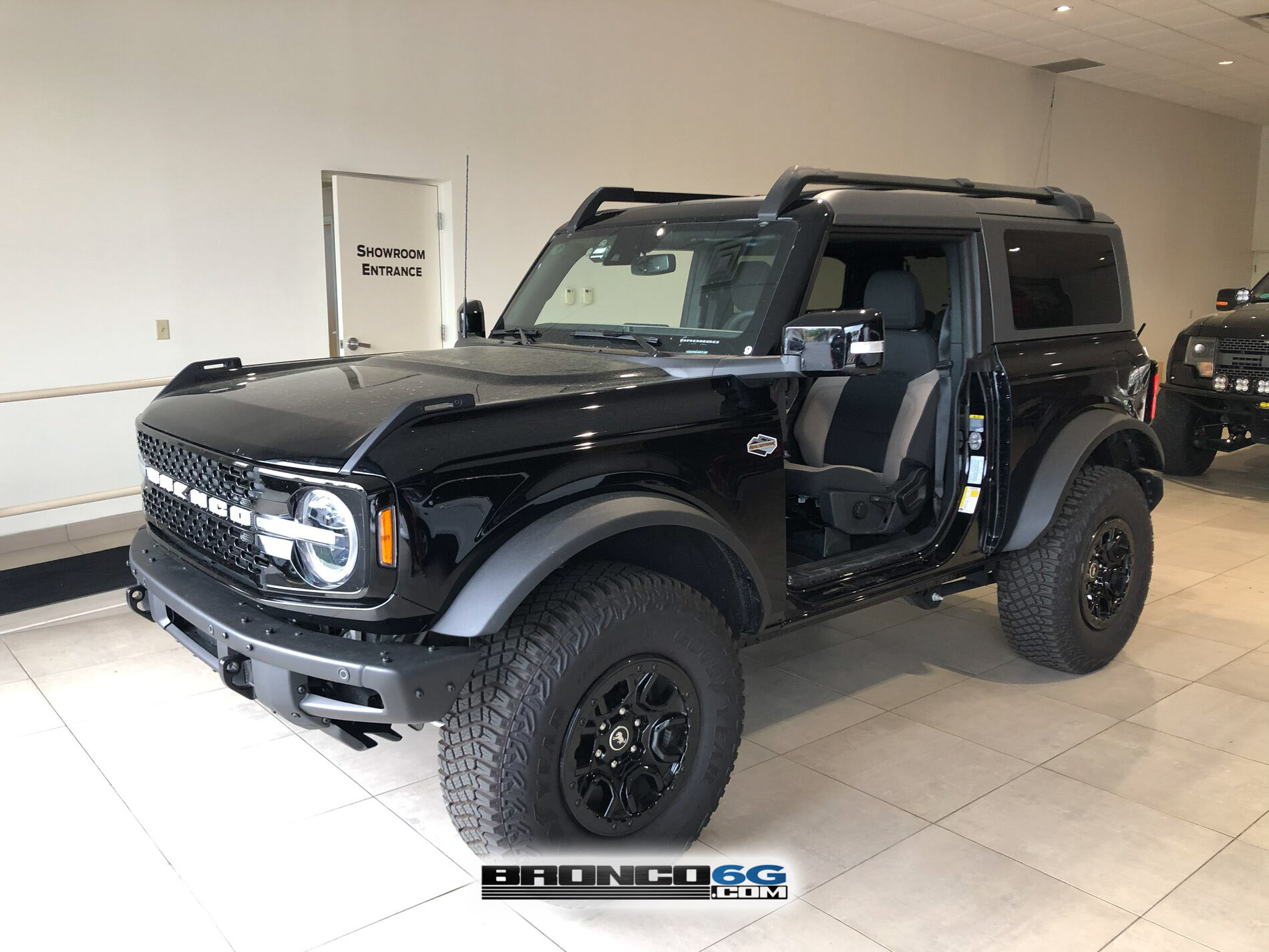 Today at Montrose Ford (OH) 2Door Wildtrak with doors off Bronco6G