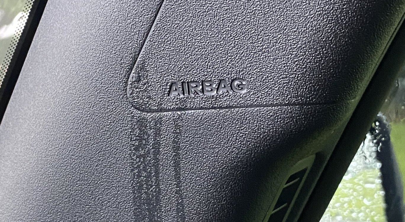 Water leaking from Apillar airbag cover in heavy rain Bronco6G