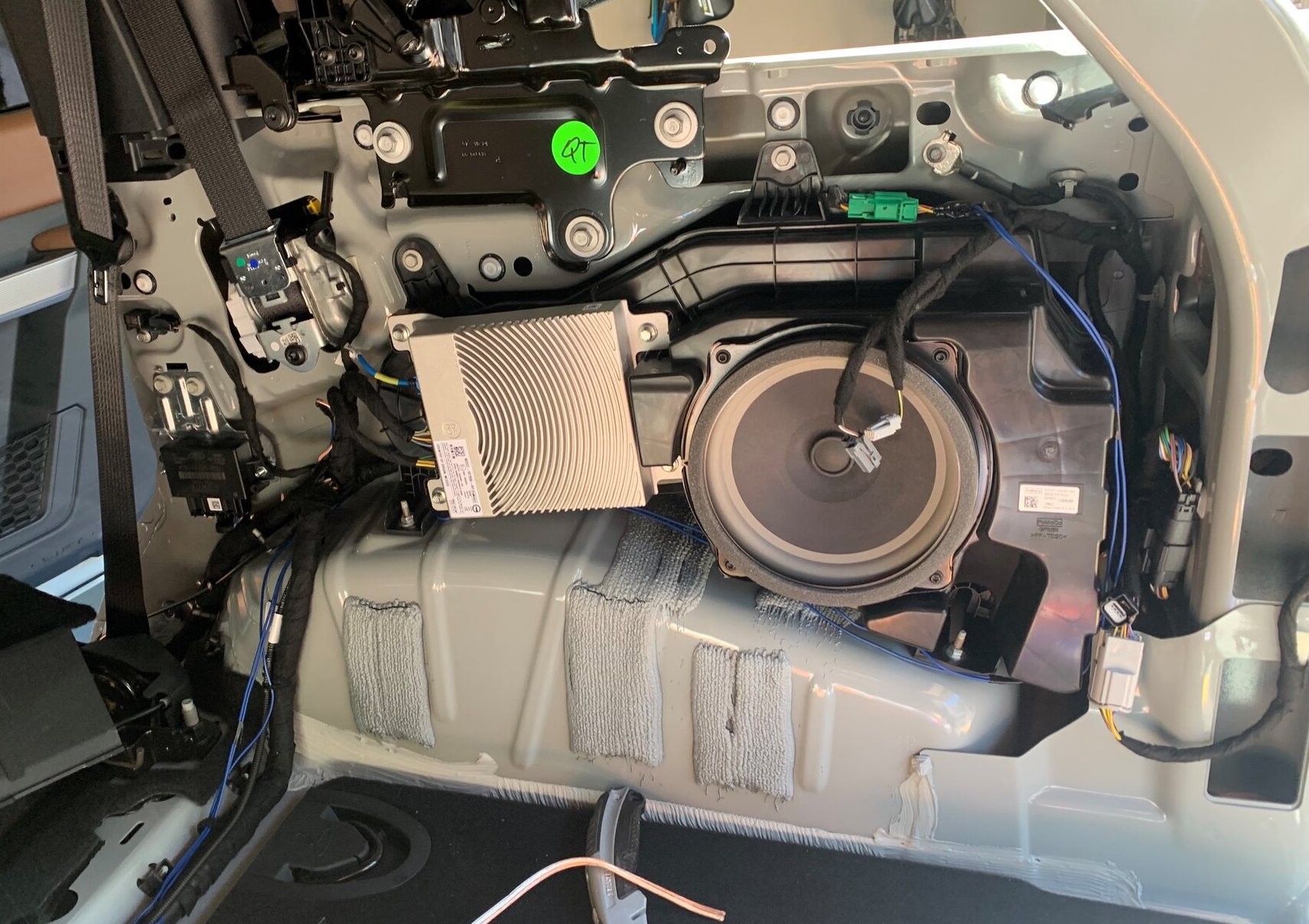 Subwoofer & Amp Install in B&O System (OuterBanks/LUX/Sasq/B&O/4dr