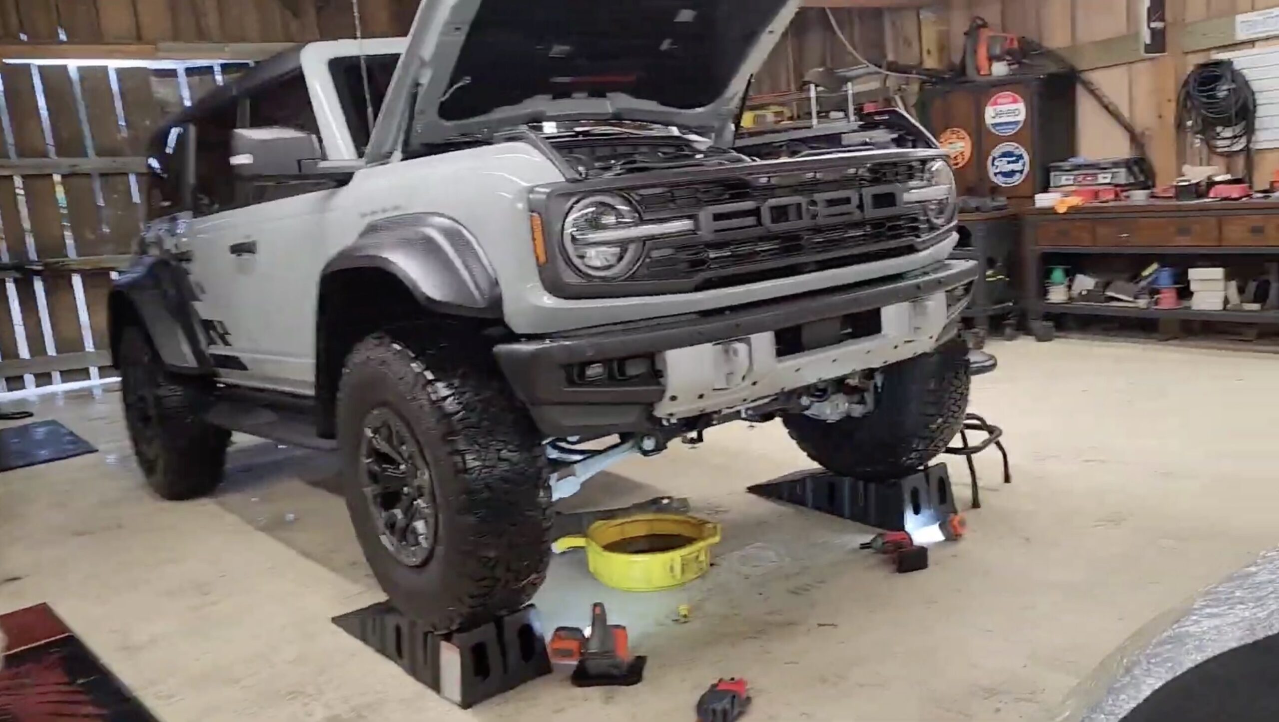 Oil change for Bronco Raptor 3.0L engine (DIY video) Bronco6G 2021