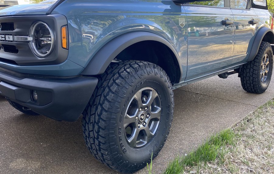 Big Bend Bronco Toyo Tire Upgrade (285/75r17) on Stock Wheels