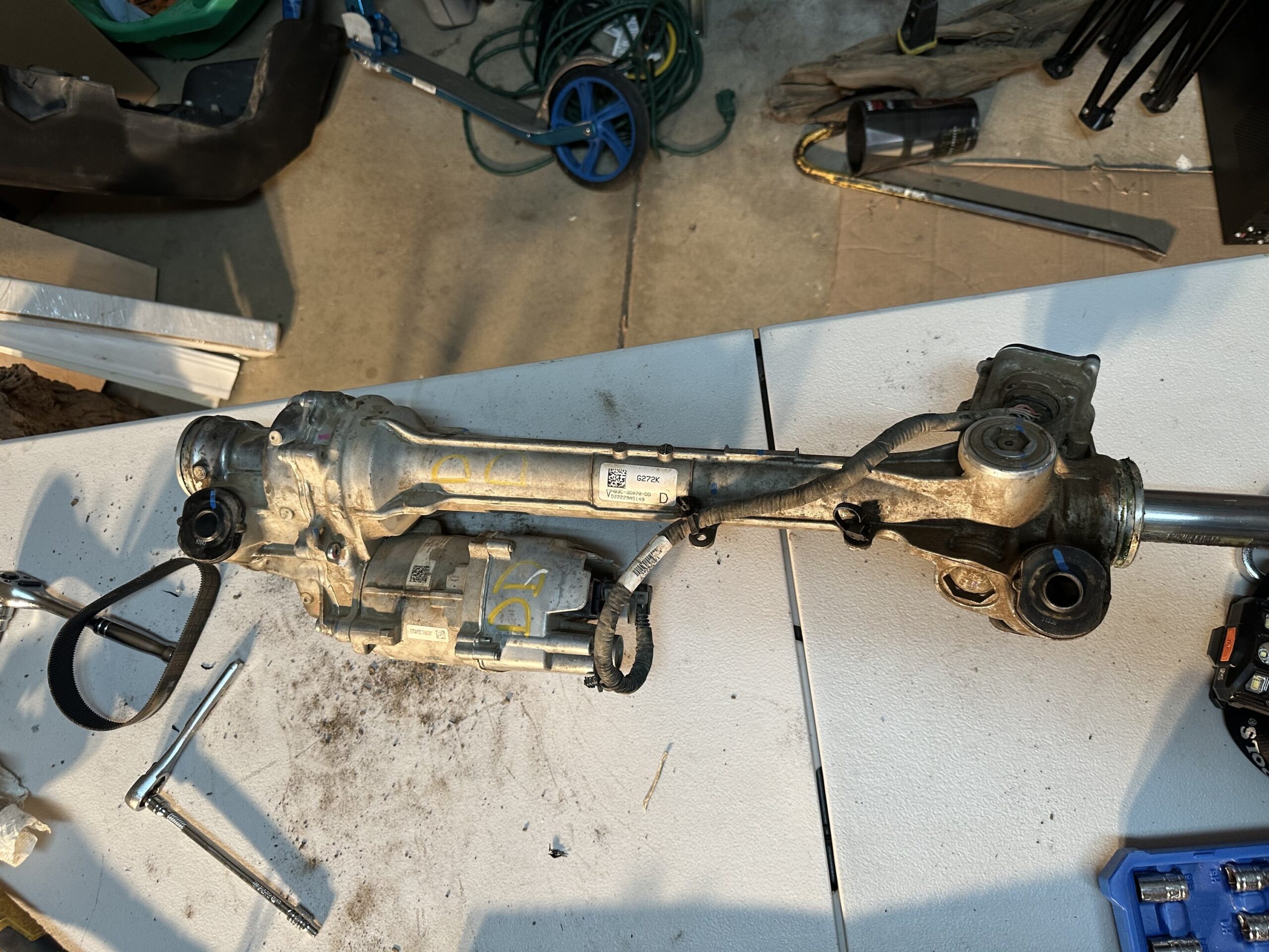 Dissecting a broken steering rack (stock 2.0 steering rack from