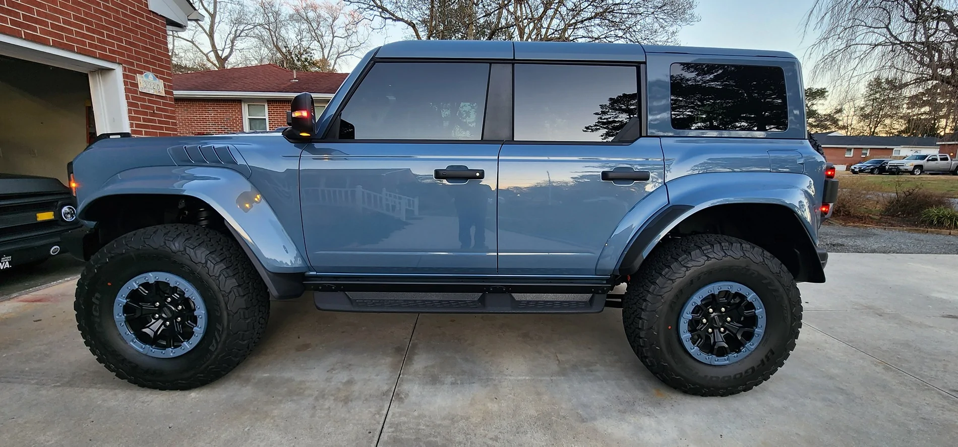 Color Matched Beauty Rings on wheels - spray paint DIY | Bronco6G ...